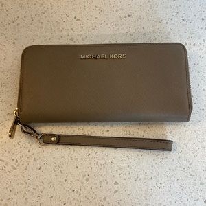 Michael Kors wristlet